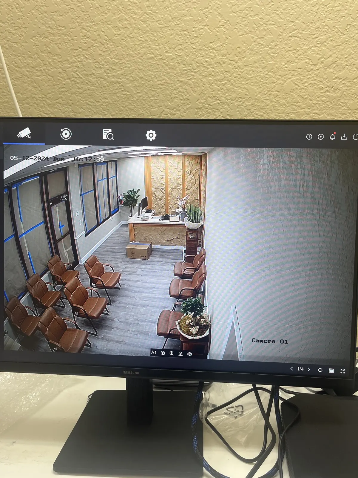 Security camera system live view on monitor